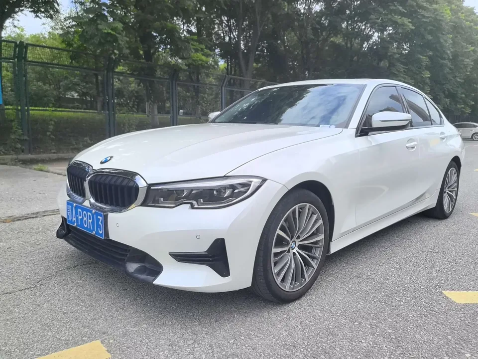 BMW 3 Series BMW 3 Series 2022 320i Sport Package 2022 — photo 1, buy with delivery to Moscow