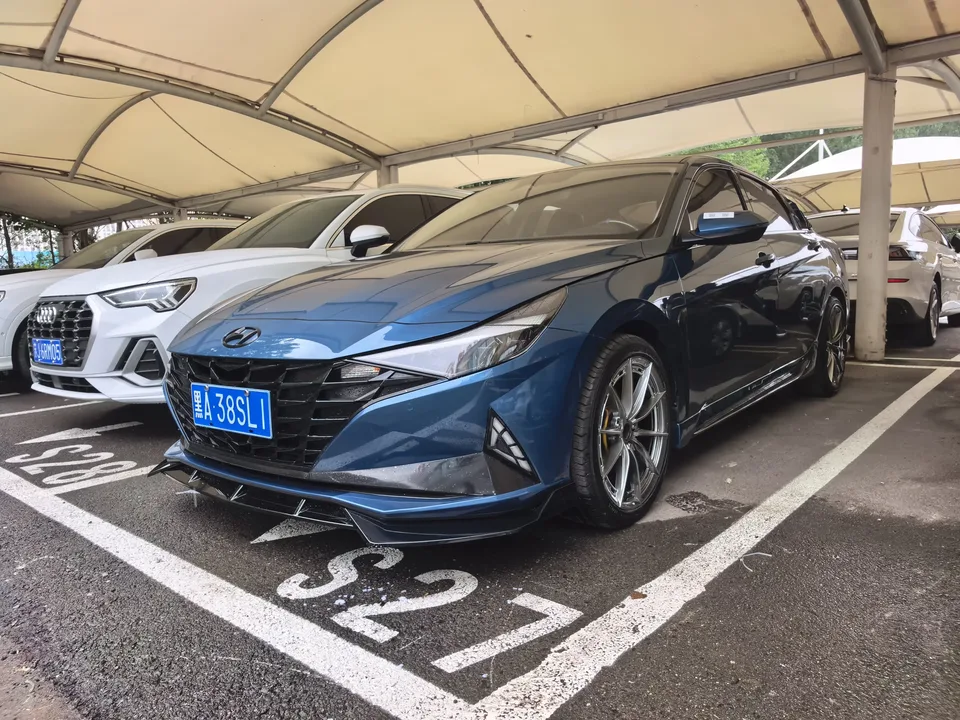 Hyundai Elantra Elantra 2021 1.5L CVT LUX Premium Edition 2022 — photo 1, buy with delivery to Moscow