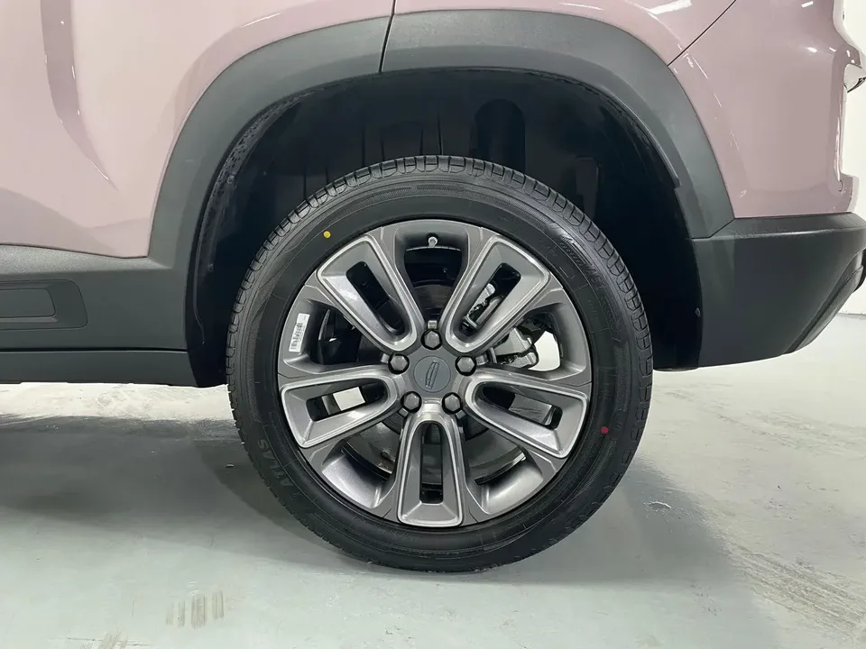 Geely ICON Geely ICON 2026 1.5TD Chocolate Edition 2025 — thumbnail 3