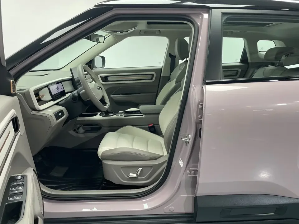 Geely ICON Geely ICON 2026 1.5TD Chocolate Edition 2025 — thumbnail 5