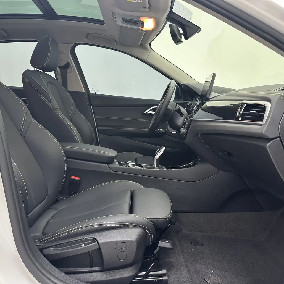 BMW 1 Series BMW 1 Series 2023 120i M Sport Edition 2023 — thumbnail 5
