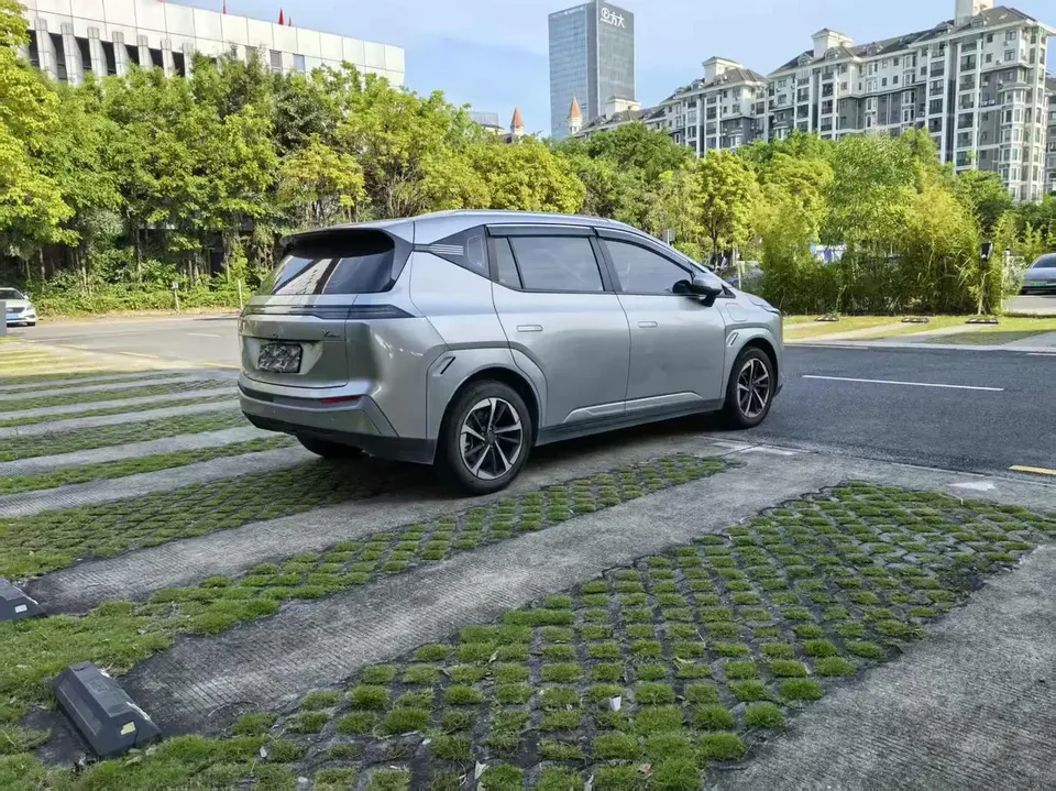 AION Y AION Y 2025 Plus 510 Smart Edition 2025 — миниатюра 4