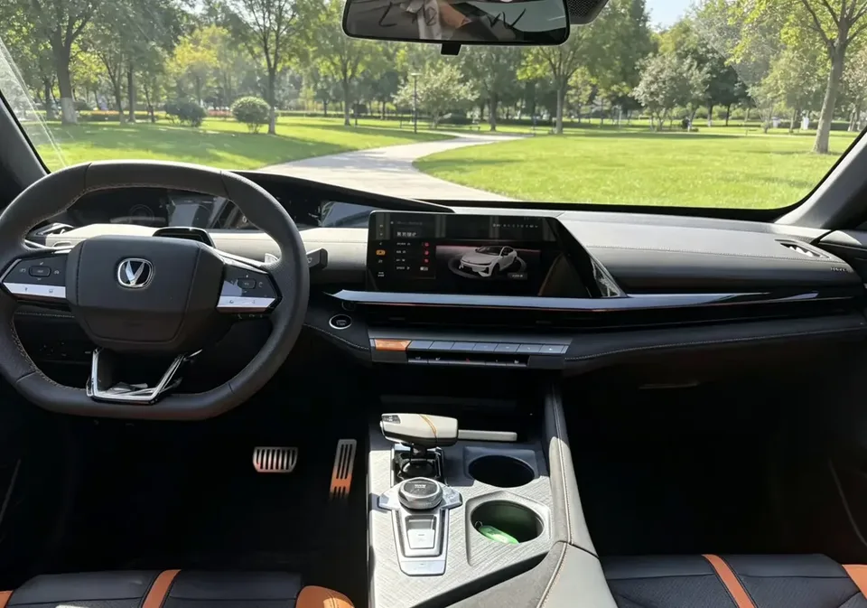 Changan UNI-V Changan UNI-V 2024 1.5T Premium 2024 — thumbnail 3
