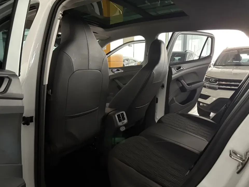 Volkswagen Tu Kai Tu Kai 2023 1.5L Automatic Comfort Edition 2022 — thumbnail 3
