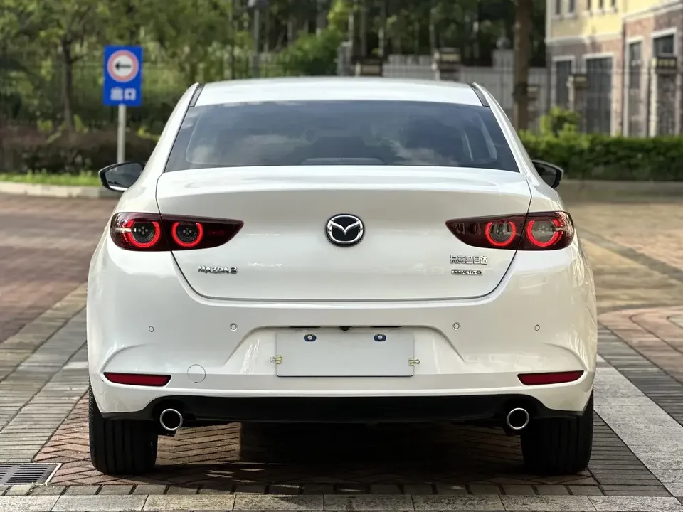 Mazda Axela Mazda3 Angkesela 2022 2.0L Automatic Premium Edition 2023 — thumbnail 2