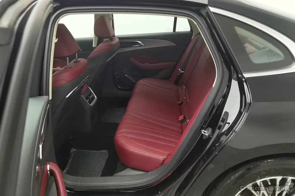 Hongqi H5 Hongqi H5 2024 1.5T DCT Zhilian Qiyun Edition 2024 — миниатюра 5
