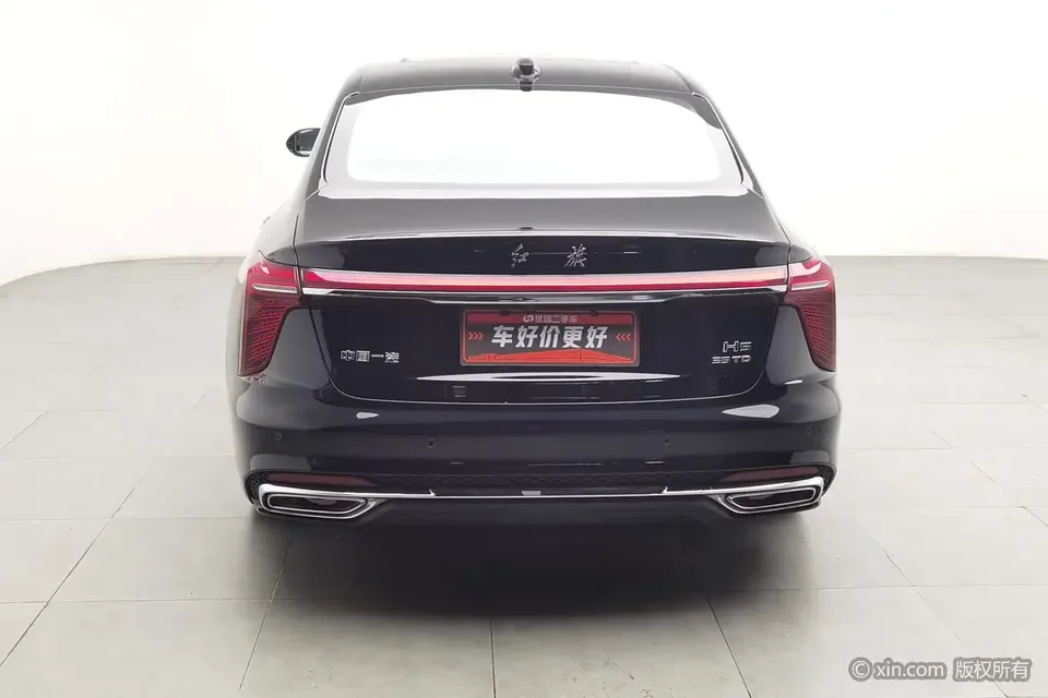 Hongqi H5 Hongqi H5 2024 1.5T DCT Zhilian Qiyun Edition 2024 — photo 1, buy with delivery to Moscow
