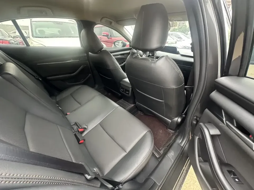 Mazda Axela Mazda3 Angkesela 2022 2.0L Automatic Quality Edition 2023 — thumbnail 4