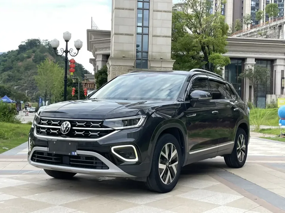 Volkswagen Tayron Tanyue 2023 280TSI 2WD Luxury Plus Advanced Edition 2023 — photo 1, buy with delivery to Moscow