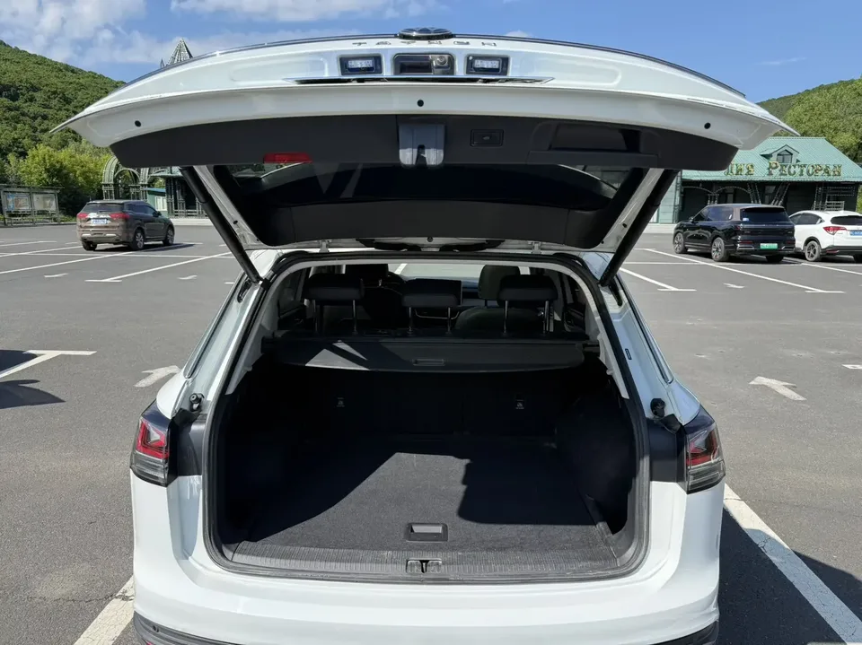 Volkswagen Tayron Tanyue 2023 280TSI 2WD Luxury Plus Advanced Edition 2023 — thumbnail 4