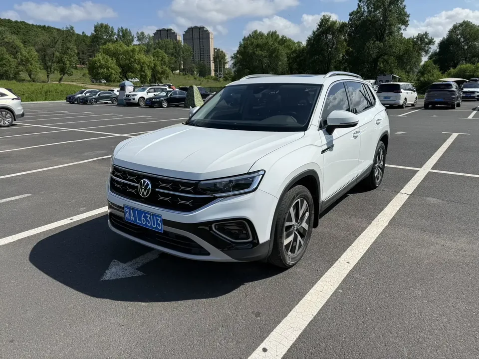Volkswagen Tayron Tanyue 2023 280TSI 2WD Luxury Plus Advanced Edition 2023 — photo 1, buy with delivery to Moscow