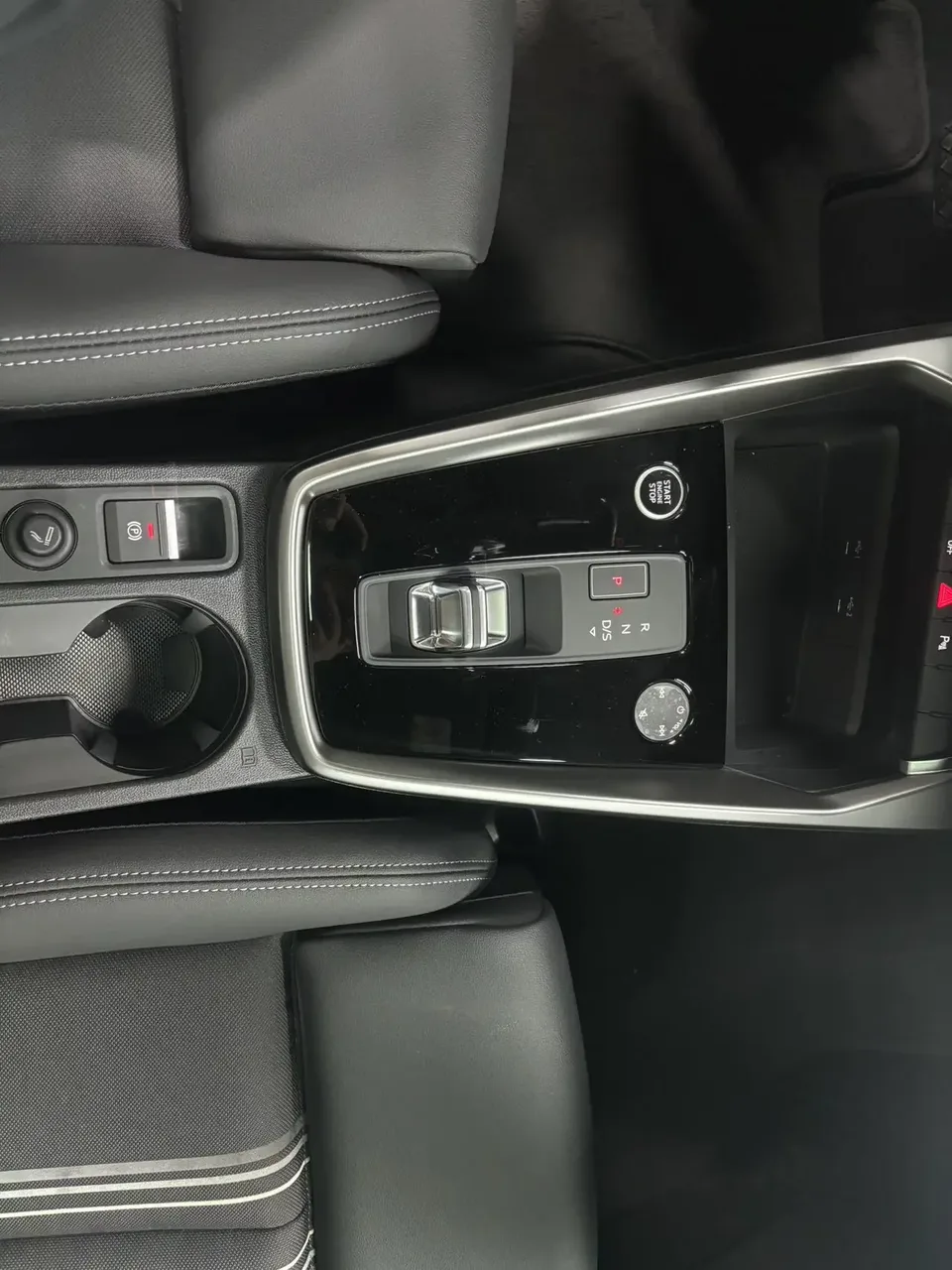 Audi A3 Audi A3 2023 Sportback 35 TFSI Stylish and sporty 2023 — thumbnail 4