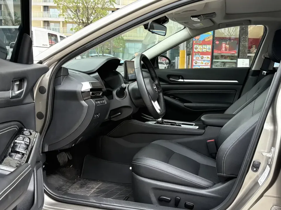Nissan Altima Sound of nature 2022 2.0L XL-TLS Enjoy Edition 2023 — thumbnail 5