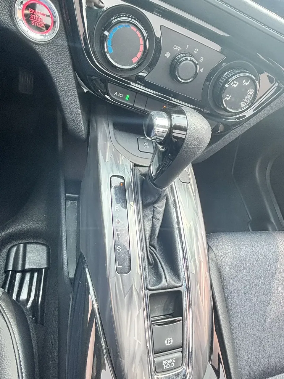 Honda WR-V HondaXR-V 2022 1.5L CVT Obsidian Edition 2022 — thumbnail 4
