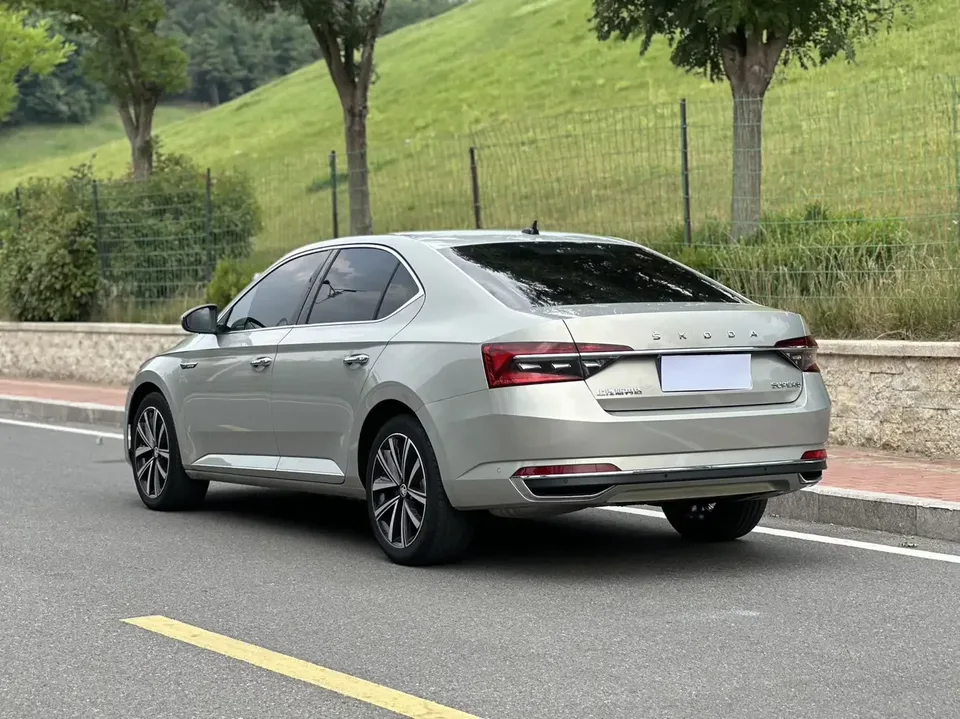 Skoda Superb Speedy 2022 TSI280 DSG Premium Edition 2023 — thumbnail 5