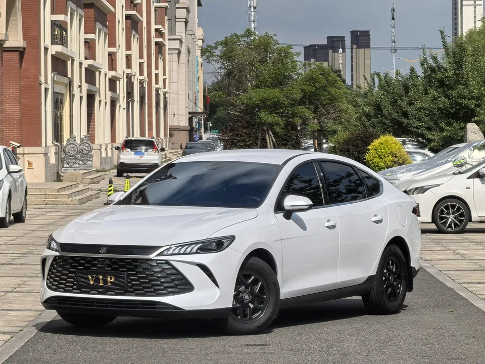 BYD Qin PLUS DM Qin PLUS DM 2025 DM-i 55KM Intelligent Driving Edition Leading Edition 2025 — photo 1, buy with delivery to Moscow