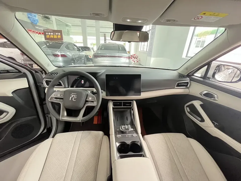 BYD Yuan Up Yuan UP 2024 401KM Leading Type 2025 — thumbnail 3