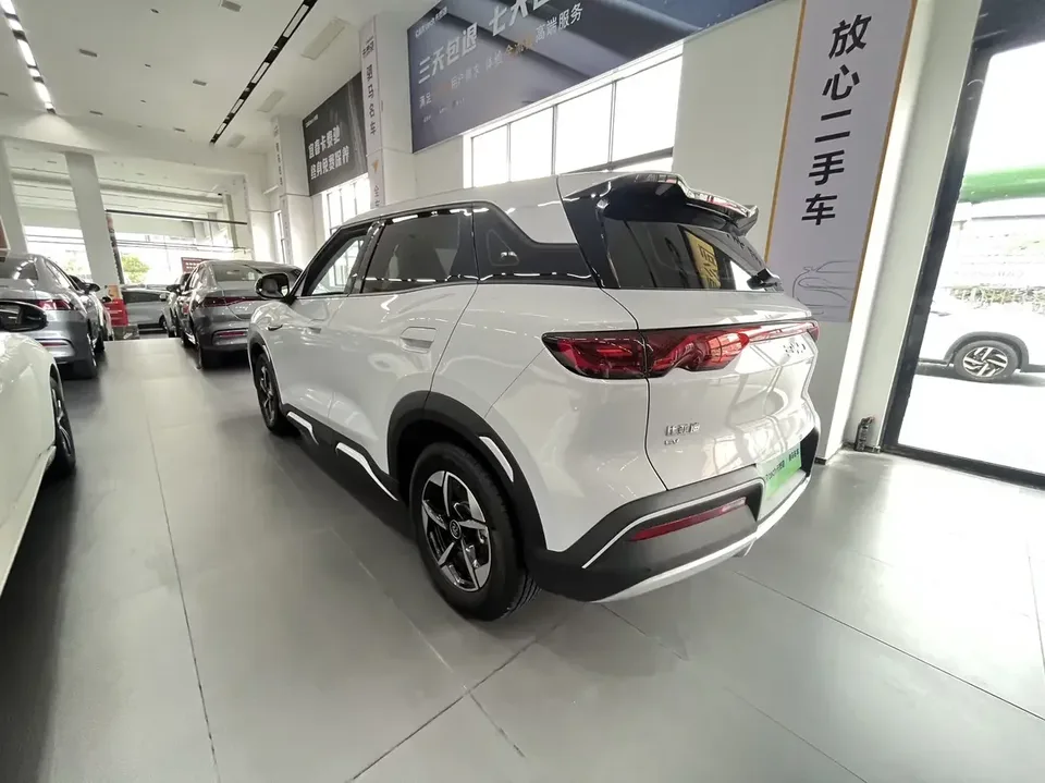 BYD Yuan Up Yuan UP 2024 401KM Leading Type 2025 — thumbnail 4