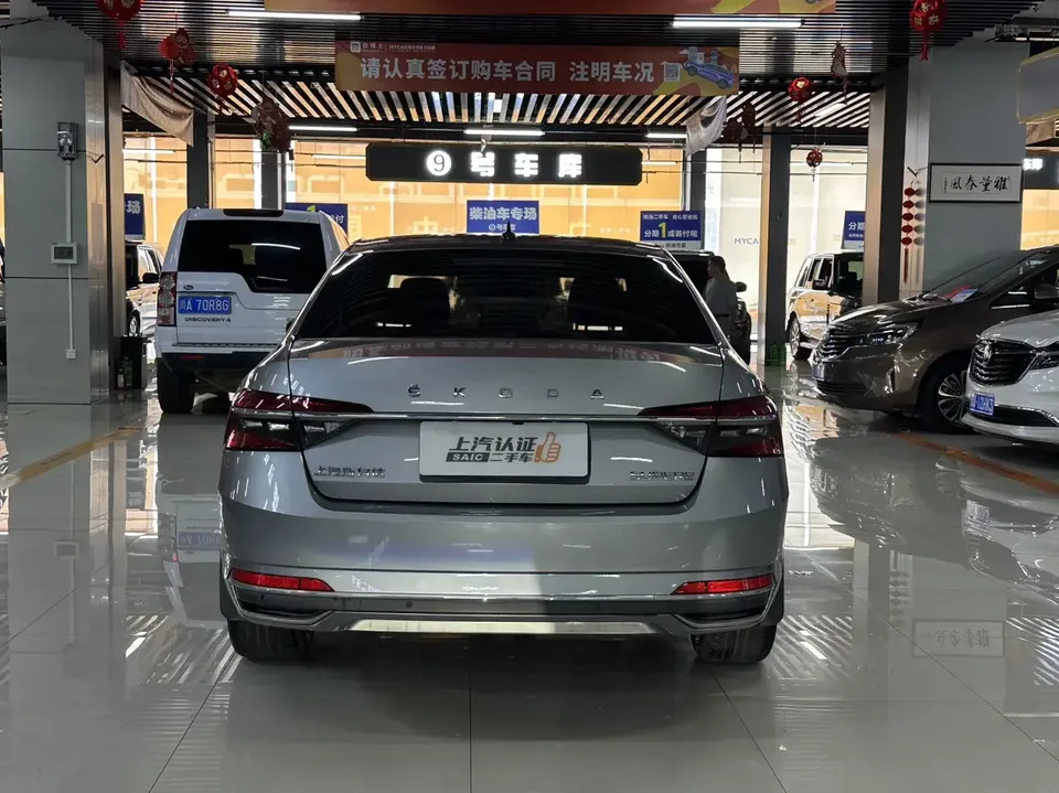 Skoda Superb Speedy 2022 TSI280 DSG Premium Edition 2023 — thumbnail 4