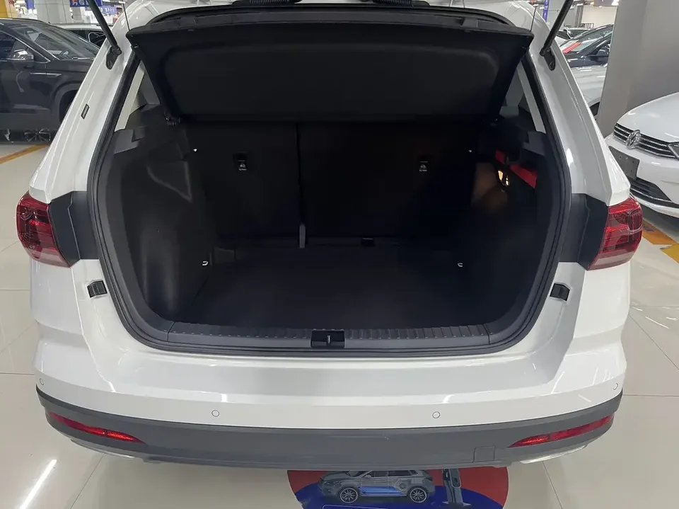 Volkswagen Tharu tuyue 2022 280TSI 2WD Deluxe Edition 2022 — thumbnail 4