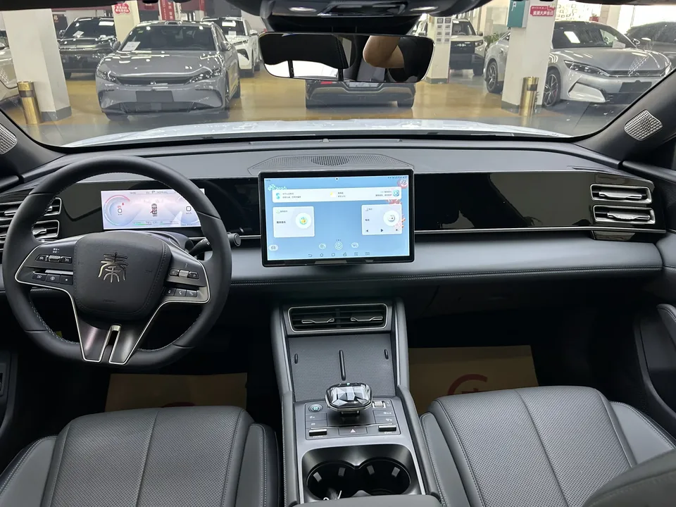 BYD Qin L DM Qin L DM 2024 DM-i 120KM Leading Type 2024 — thumbnail 2