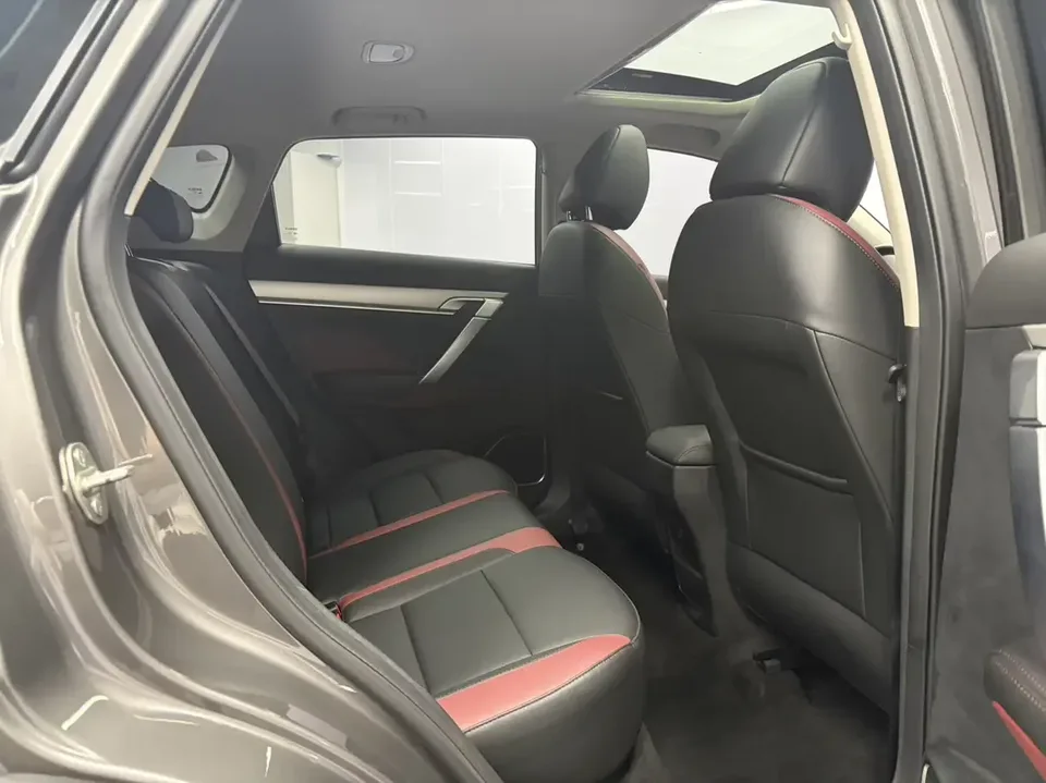 Geely Coolray SX11 Binyue 2021 240T DCT Platinum Edition 2023 — thumbnail 5