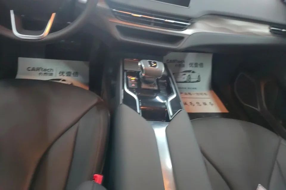 Hongqi E-QM5 Hongqi E-QM5 2024 450km travel version 100kW 2024 — thumbnail 4