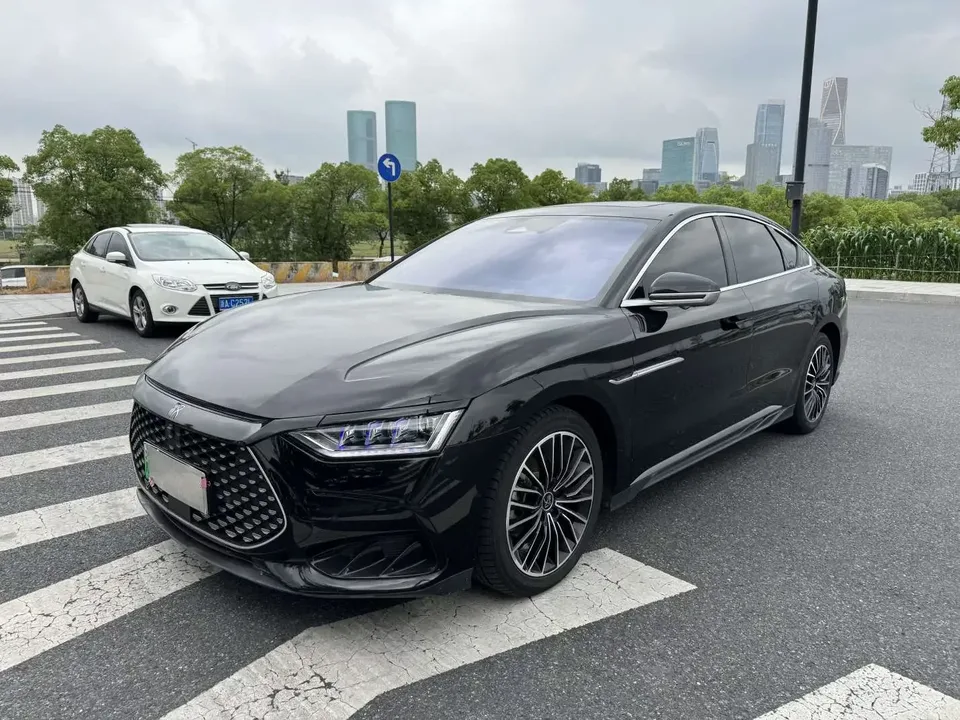 BYD Han DM Chinese DM 2022 DM-i 121KM Premium 2023 — photo 1, buy with delivery to Moscow