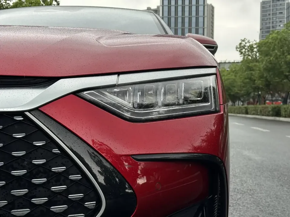 BYD Han DM Chinese DM 2022 DM-i 121KM Premium 2022 — thumbnail 3