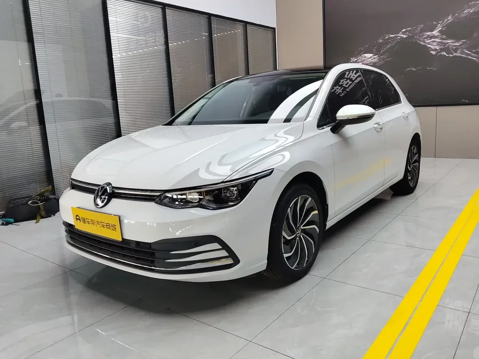 Volkswagen Golf golf 2023 280TSI DSG Pro facelift 2024 — photo 1, buy with delivery to Moscow