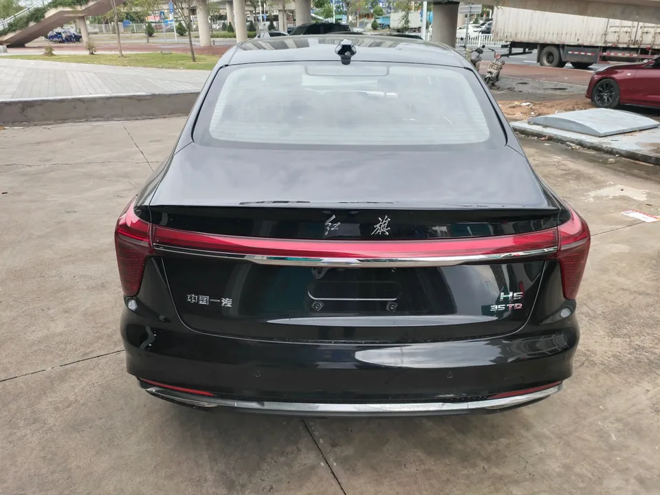 Hongqi H5 Hongqi H5 2023 1.5T DCT Zhilian Qiyue Edition 2023 — thumbnail 2