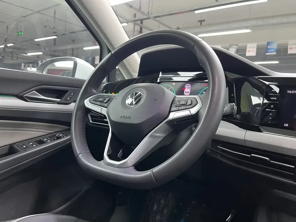 Volkswagen Golf golf 2021 280TSI DSG 30th Anniversary Edition 2022 — thumbnail 4