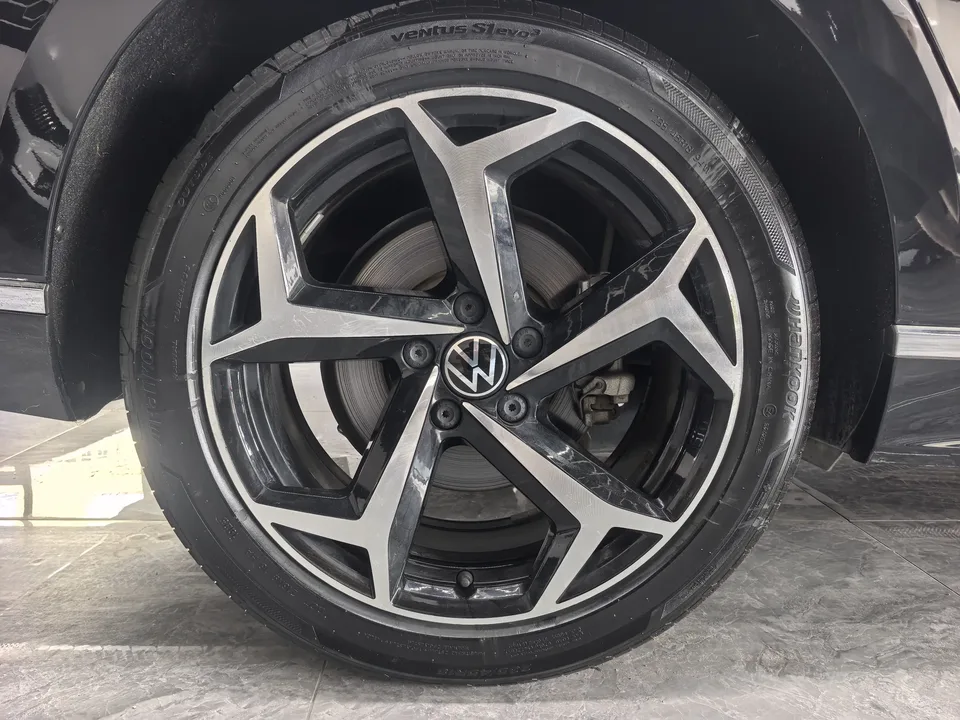 Volkswagen Magotan Magotan 2023 2 millionth anniversary edition 280TSI DSG leading model 2023 — thumbnail 3