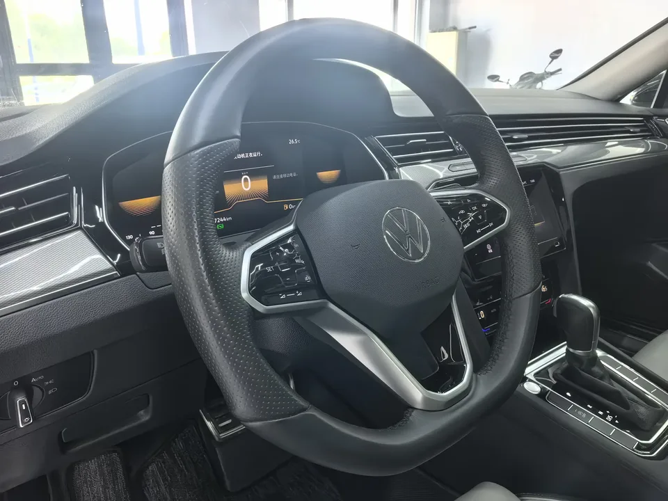 Volkswagen Magotan Magotan 2023 2 millionth anniversary edition 280TSI DSG leading model 2023 — thumbnail 5