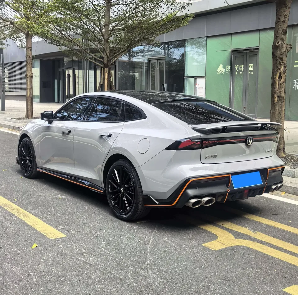 Changan UNI-V Changan UNI-V 2023 1.5T Sports Edition 2023 — thumbnail 4