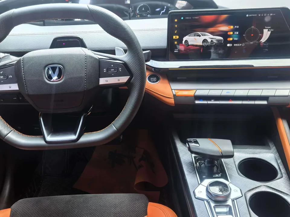 Changan UNI-V Changan UNI-V 2023 1.5T Sports Edition 2023 — thumbnail 5