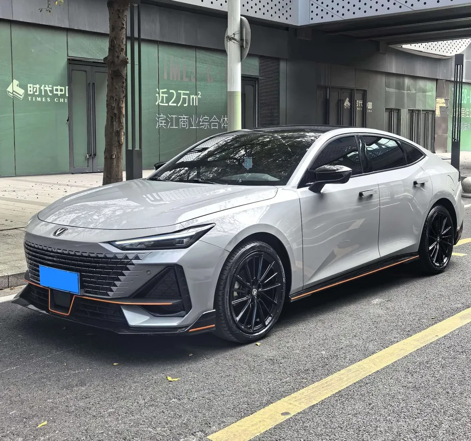 Changan UNI-V Changan UNI-V 2023 1.5T Sports Edition 2023 — photo 1, buy with delivery to Moscow