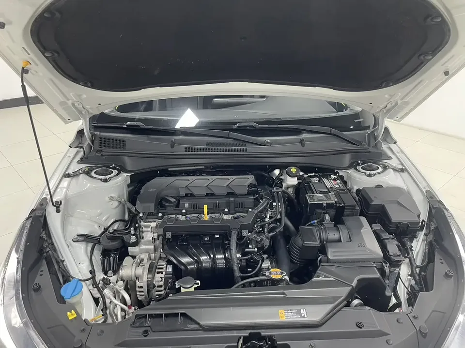 Hyundai Elantra Elantra 2022 1.5L CVT LUX Premium Edition 2022 — thumbnail 3