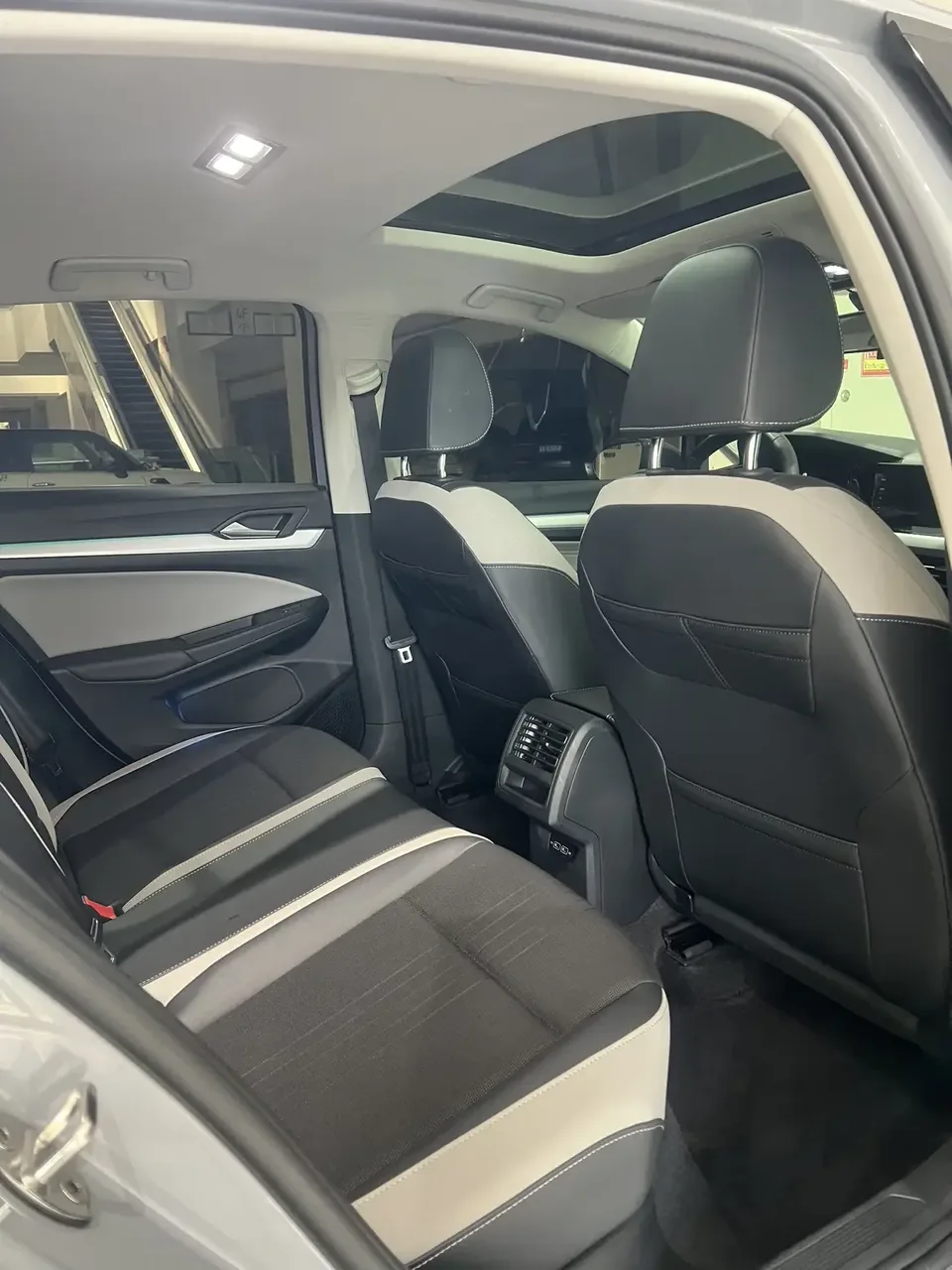 Volkswagen Golf golf 2021 280TSI DSG Pro First Edition 2022 — thumbnail 2