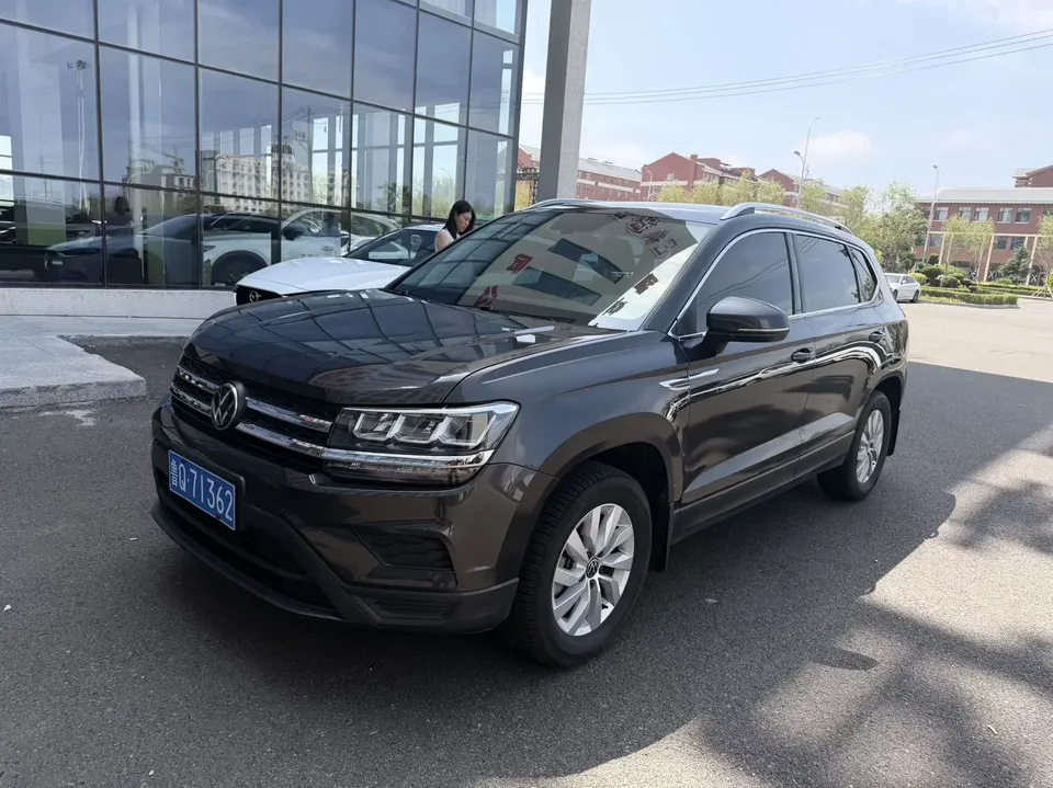Volkswagen Tharu tuyue 2022 280TSI 2WD Fashion Edition 2022 — photo 1, buy with delivery to Moscow