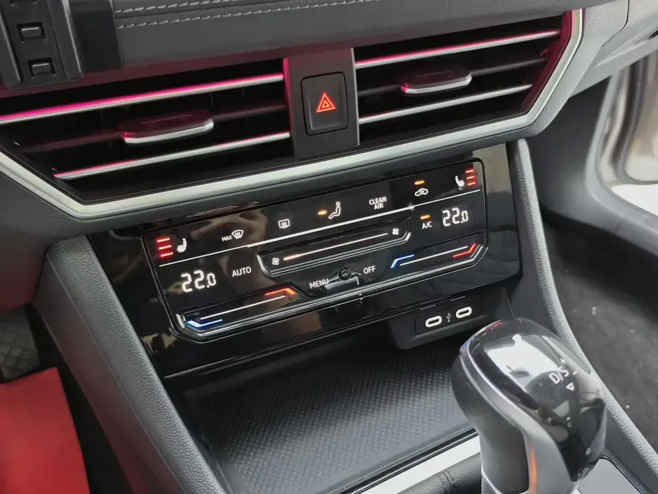 Volkswagen Sagitar Sagitar 2023 280TSI DSG Beyond Edition 2022 — thumbnail 3