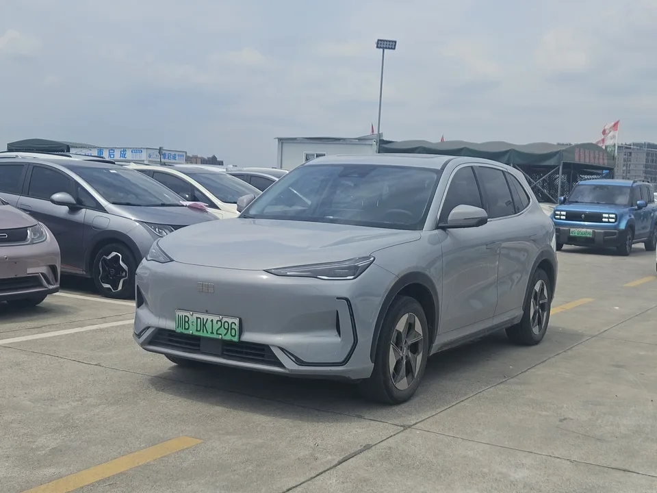 Geely Galaxy E5 Galaxy E5 2024 440km Explorer Edition 2025 — photo 1, buy with delivery to Moscow