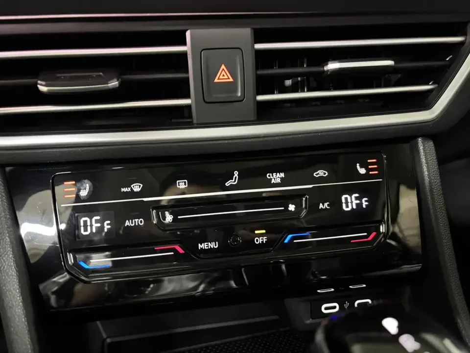 Volkswagen Sagitar Sagitar 2023 280TSI DSG Beyond Edition Plus 2022 — thumbnail 3