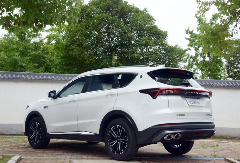 Jetour Jietu X70 PLUS Jietu X70 PLUS 2026 Champion Edition 1.5T 6DCT Comfort 2026 — thumbnail 2