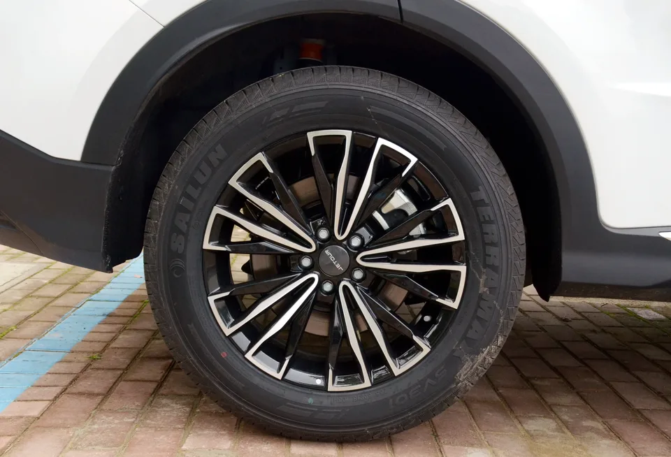 Jetour Jietu X70 PLUS Jietu X70 PLUS 2026 Champion Edition 1.5T 6DCT Comfort 2026 — thumbnail 3