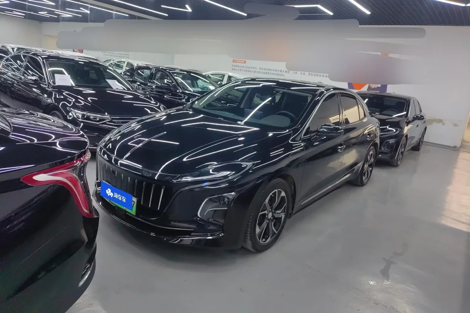 Hongqi E-QM5 Hongqi E-QM5 2022 Charging 431km LeXiang Edition 5-seater 2023 — photo 1, buy with delivery to Moscow