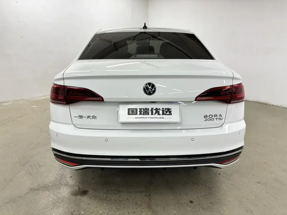 Volkswagen Bora Bora 2023 200TSI DSG Free Travel Edition 2022 — thumbnail 2