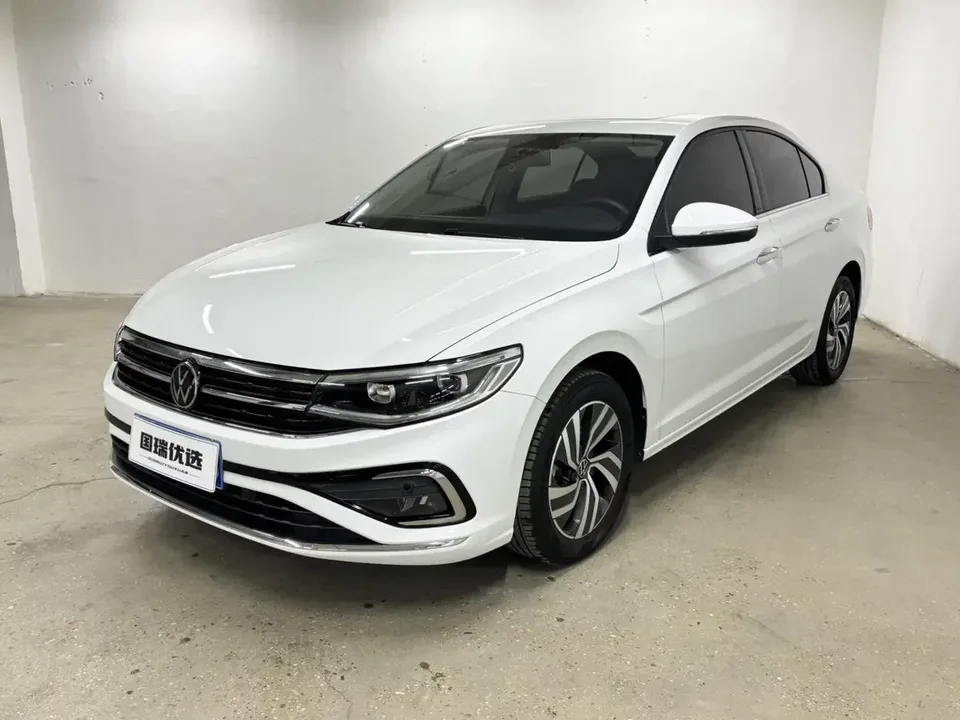 Volkswagen Bora Bora 2023 200TSI DSG Free Travel Edition 2022 — photo 1, buy with delivery to Moscow