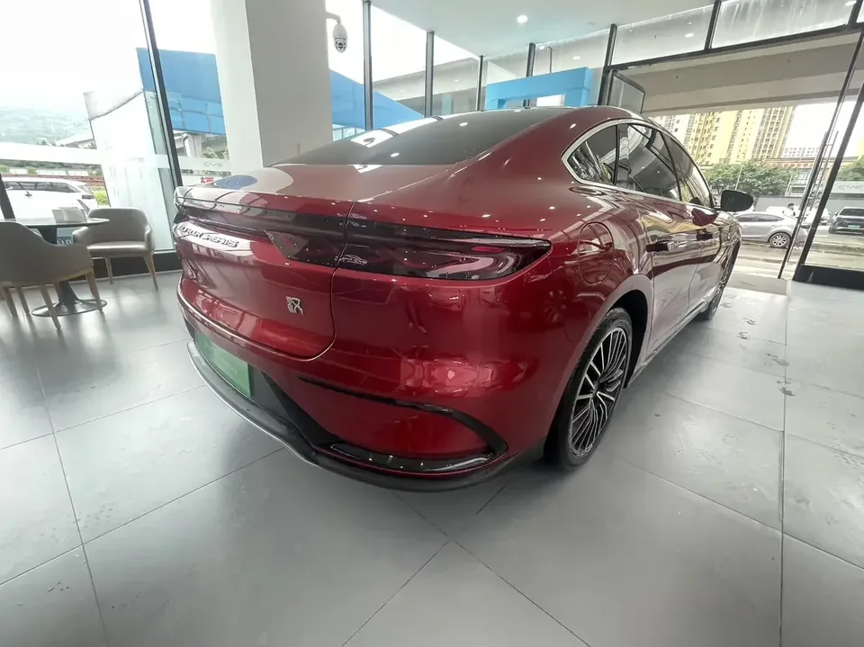 BYD Han DM Chinese DM 2022 DM-i 121KM Premium 2022 — thumbnail 2