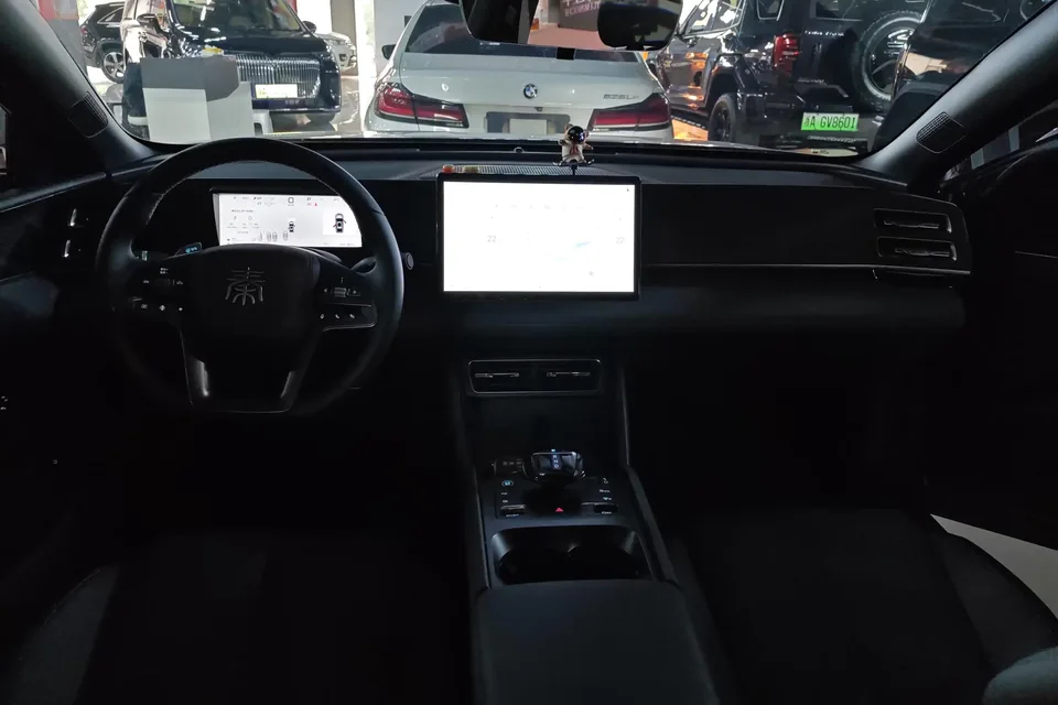 BYD Qin L DM Qin L DM 2025 Intelligent Driving Edition DM-i 80KM Leading Edition 2025 — thumbnail 4